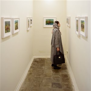 گزارش تصویری نمایشگاه نجمه کزازی در تالار این/جا