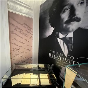 فروش دست‌نوشته‌ی آلبرت انیشتین به قیمت ۱۳ میلیون دلار 