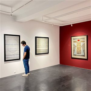 گزارش تصویری نمایشگاه «زنده»