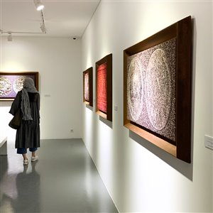 گزارش تصویری نمایشگاه «دو روی یک سکه» در گالری اعتماد