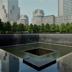بیستمین سالگرد قربانیان مرکز تجارت جهانی در موزه ۱۱ سپتامبر